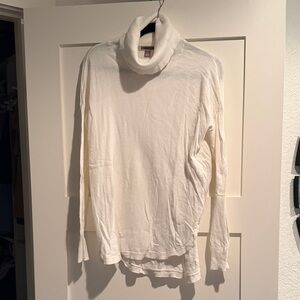 Chelsea28 cream Turtleneck lightweight Sweater